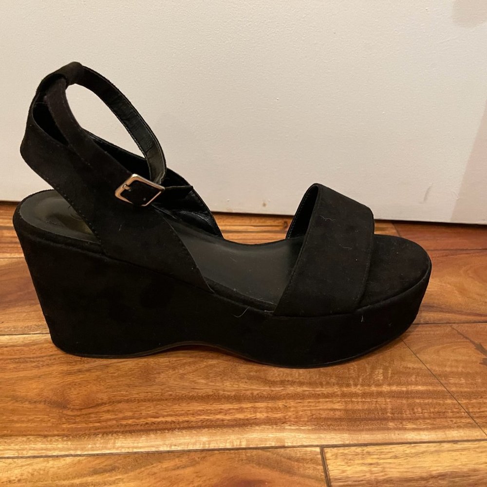 urban outfitters black platform heels